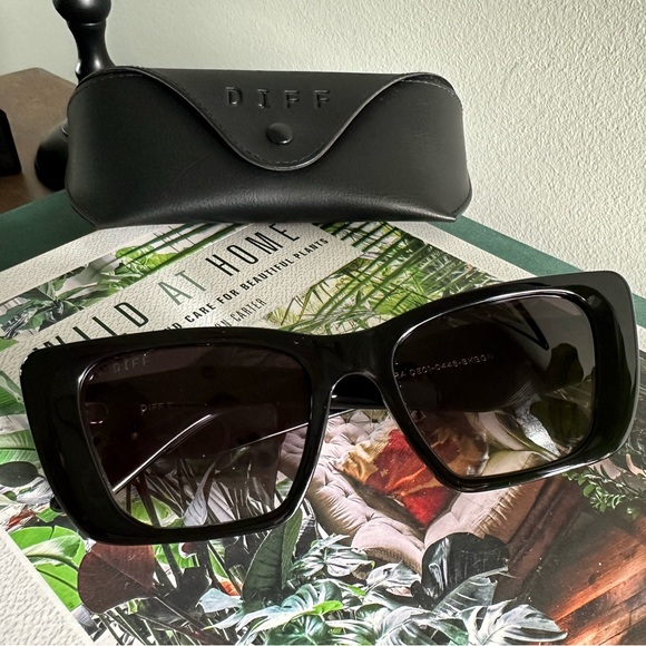 Diff Womens Sunglasses. New - Picture 8 of 9